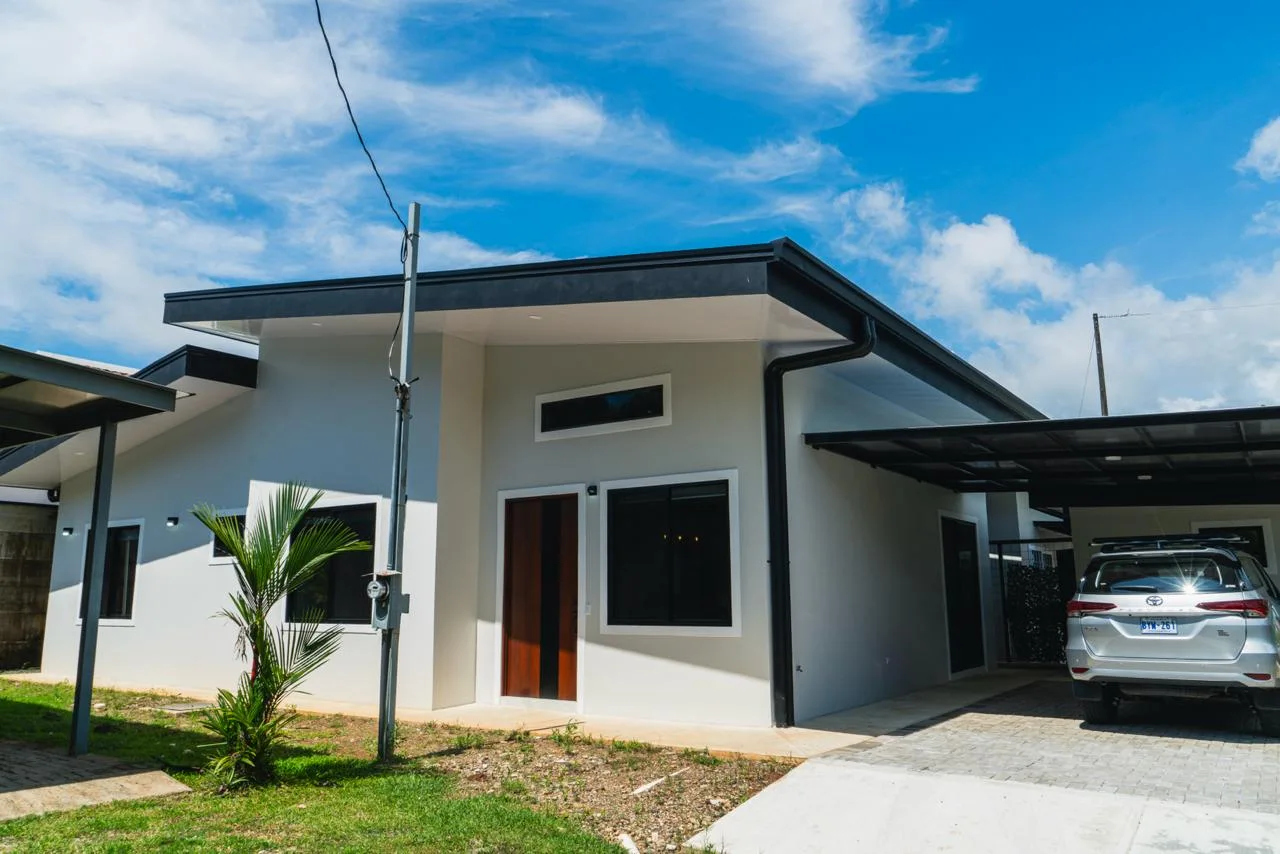 Quepos 10 · Quepos